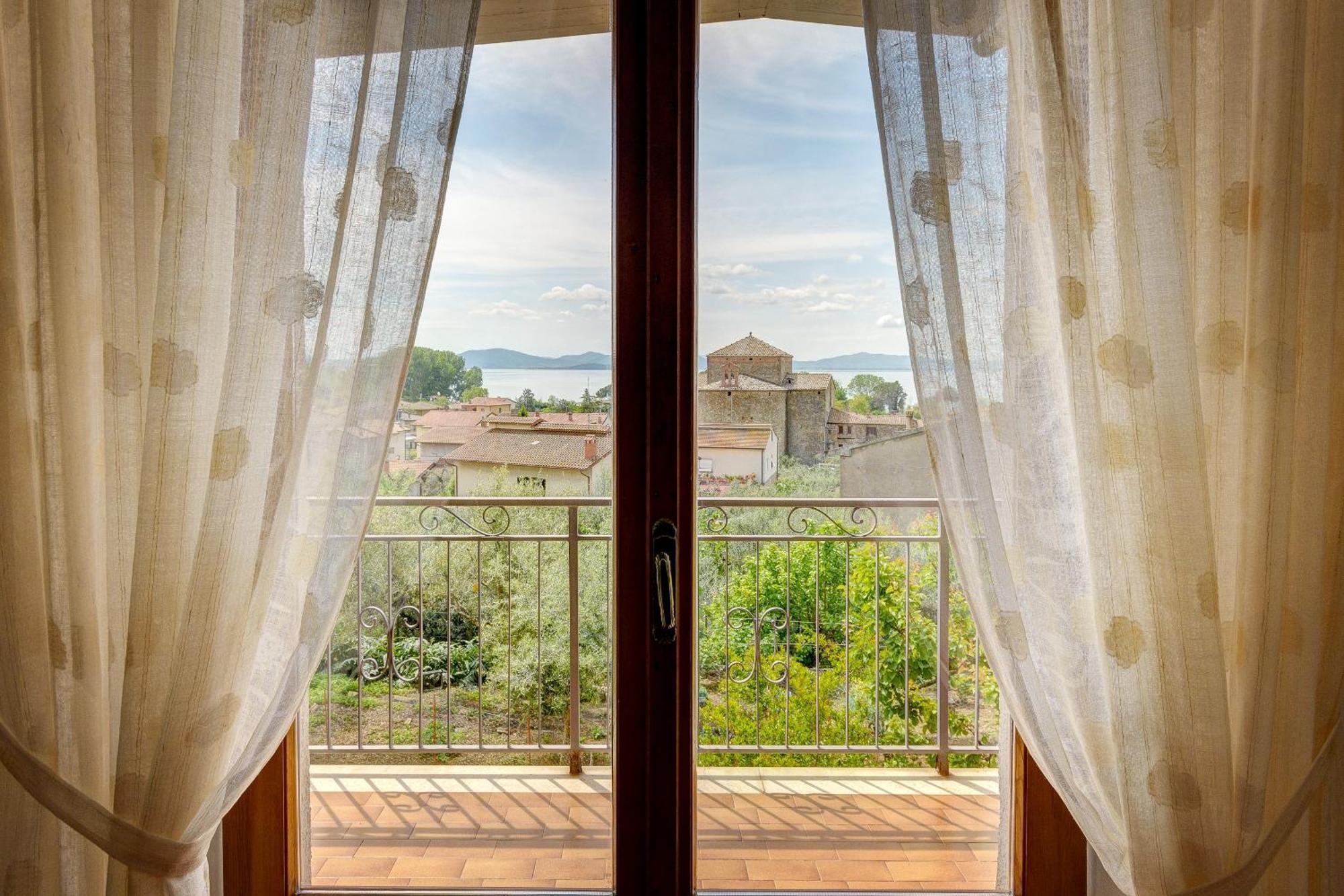 Appartamento Luisa - Vista Lago Passignano sul Trasimeno Εξωτερικό φωτογραφία